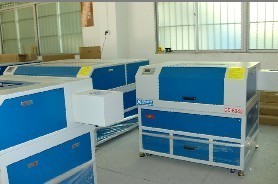 供应布料/皮革专用双头切割雕刻机 提升生产效率的智能化解决方案